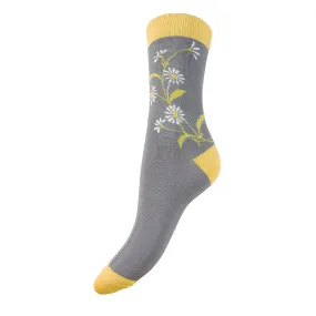 Grey flower sprig Bamboo socks